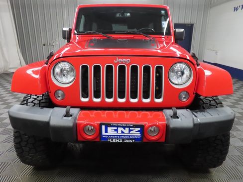 Used 2017 Jeep Wrangler Unlimited Sahara w/ Connectivity Group image 40