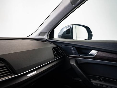 Certified 2025 Audi Q5 2.0T Premium Plus w/ Premium Plus Package image 34