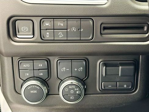 Used 2024 GMC Yukon XL AT4 w/ Max Trailering Package image 10