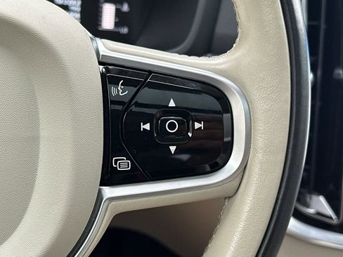 Used 2019 Volvo S60 T5 Momentum w/ Premium Package FWD image 28