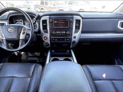 Used 2019 Nissan Titan PRO-4X w/ Pro-4x Convenience Package image 7