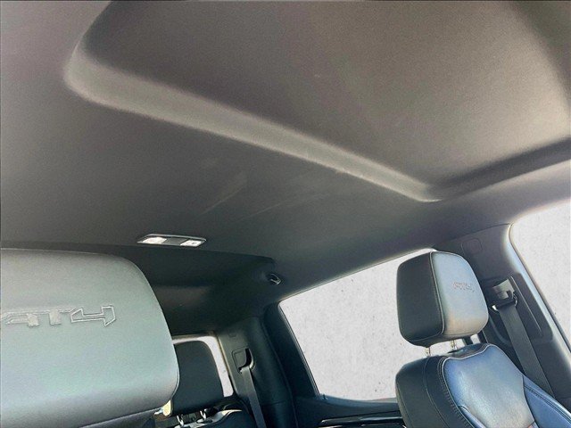 Used 2024 GMC Sierra 1500 AT4 w/ Technology Package AWD/4WD image 17