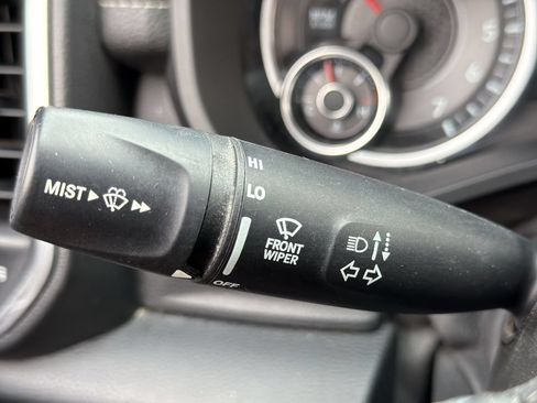 Used 2021 RAM 1500 Laramie AWD/4WD image 27