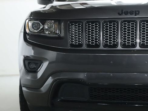 Used 2014 Jeep Grand Cherokee Altitude AWD/4WD image 6