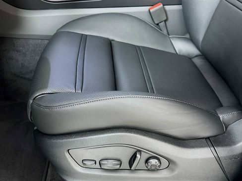 New 2026 Porsche Cayenne image 12