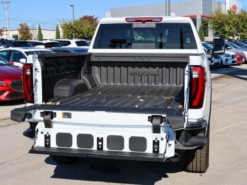 New 2026 GMC Sierra 3500 SLT w/ SLT Convenience Package image 7