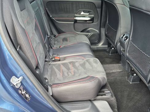 Used 2023 Mercedes-Benz GLB 250 image 22
