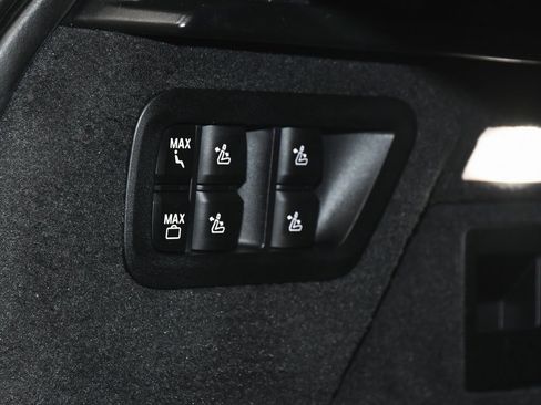 Used 2023 BMW X7 xDrive40i w/ M Sport Package image 81