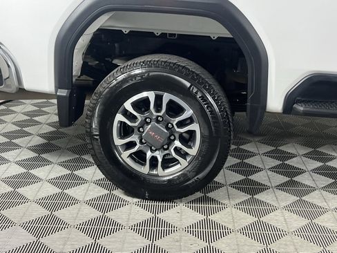 Used 2024 GMC Sierra 3500 SLE image 13