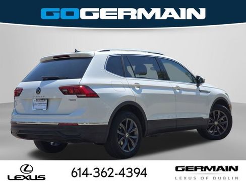 Used 2023 Volkswagen Tiguan SE w/ Panoramic Sunroof Package AWD/4WD image 19