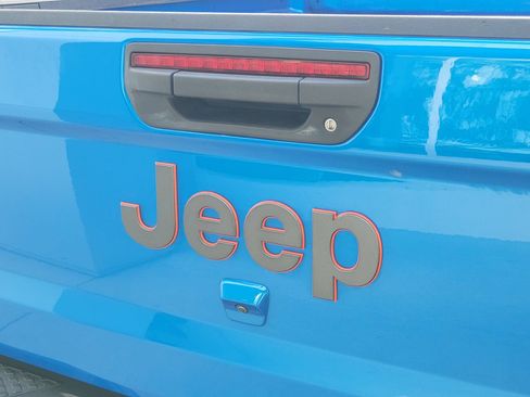 Certified 2022 Jeep Gladiator Mojave w/ LED Lighting Group AWD/4WD image 20