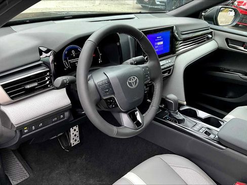 Used 2026 Toyota Camry SE w/ Convenience Package image 8