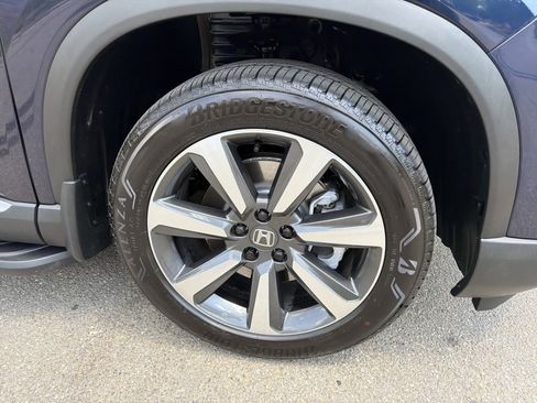 Used 2025 Honda Pilot Elite image 12