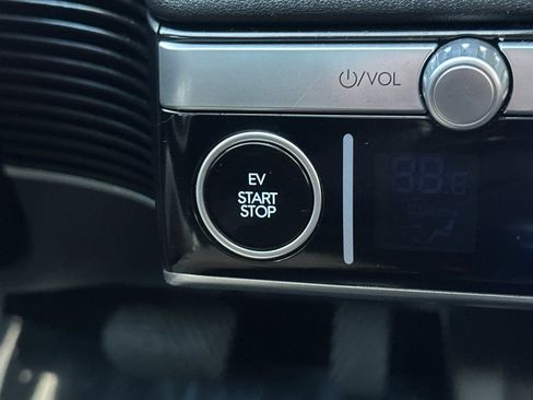 Used 2024 Hyundai Ioniq 5 Limited image 26