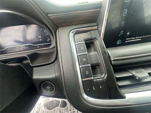 Used 2024 Chevrolet Suburban Premier image 20