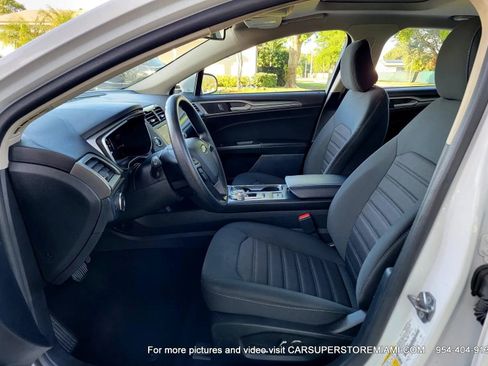 Used 2020 Ford Fusion SE image 4