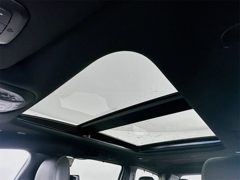 New 2026 Chrysler Pacifica Limited image 14