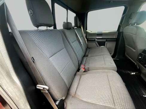 Used 2019 Ford F150 XLT w/ Equipment Group 302A Luxury AWD/4WD image 26