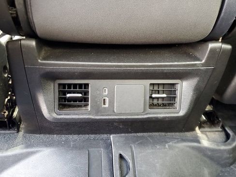 Used 2025 Chevrolet Silverado 1500 Custom image 13