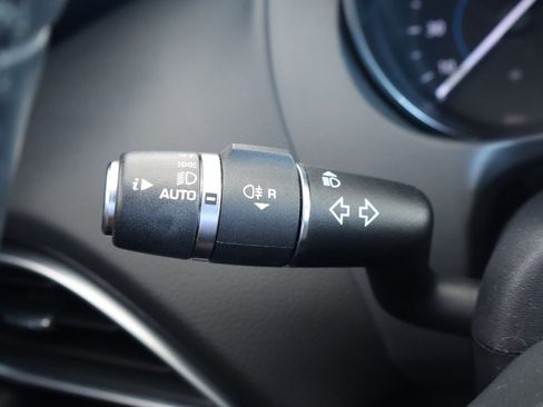 Used 2017 Jaguar XE image 25