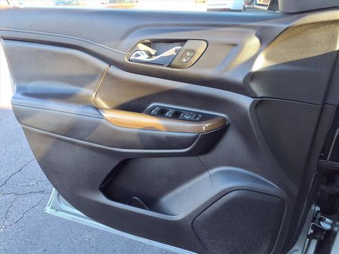 Used 2023 GMC Acadia SLE w/ Elevation Edition image 22