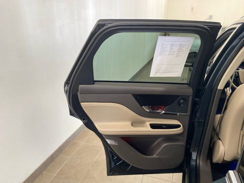 Certified 2022 Lincoln Corsair Reserve w/ Equipment Group 201A image 8