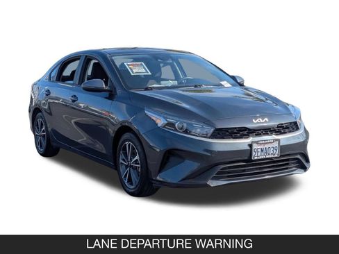 Used 2023 Kia Forte LXS w/ LXS Technology Package FWD image 2