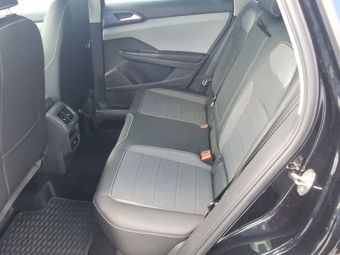 Certified 2024 Volkswagen Taos SE FWD image 28