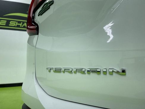 Used 2023 GMC Terrain SLE w/ Driver Convenience Package image 13