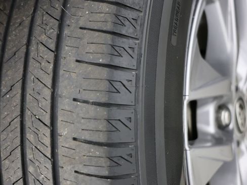 Used 2022 Toyota Sienna XLE image 15