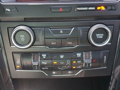 Used 2016 Ford Explorer XLT w/ Equipment Group 202A image 31