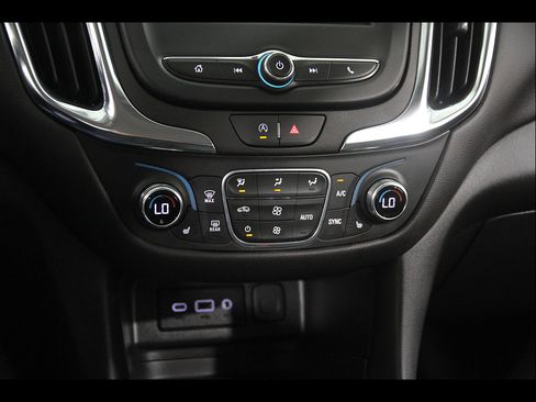 Used 2024 Chevrolet Equinox LT AWD/4WD image 14
