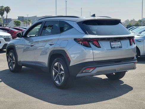 Used 2025 Hyundai Tucson SEL FWD image 3