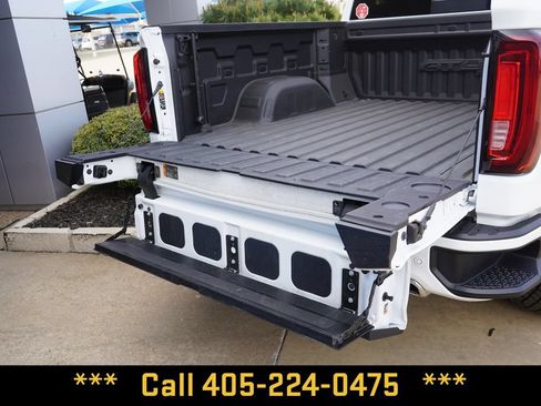Used 2024 GMC Sierra 1500 AT4 w/ Technology Package AWD/4WD image 17