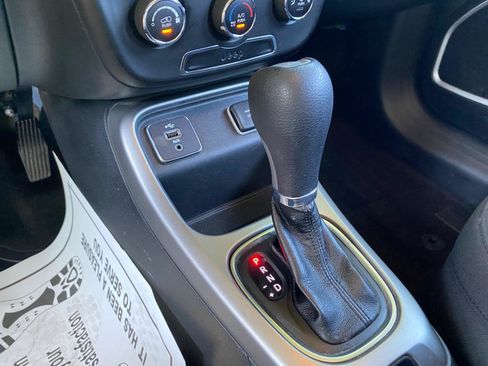Used 2018 Jeep Compass Sport FWD image 67