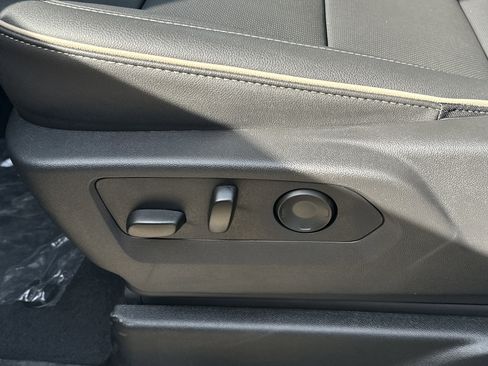 New 2026 Chevrolet Silverado 1500 Custom Trail Boss w/ LPO, Dark Essentials Package AWD/4WD image 16