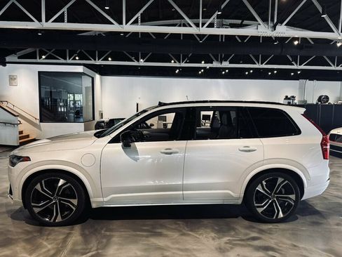 Used 2022 Volvo XC90 T8 R-Design w/ Advanced Package AWD/4WD image 2