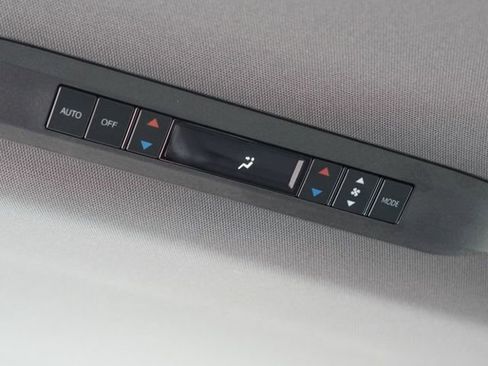 Used 2024 Toyota Sienna XLE FWD image 45