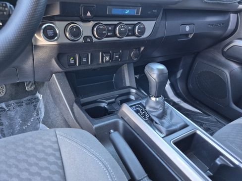 Used 2023 Toyota Tacoma SR5 w/ Technology Package AWD/4WD image 12