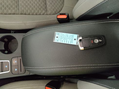 Used 2020 Ford Escape SE FWD image 32