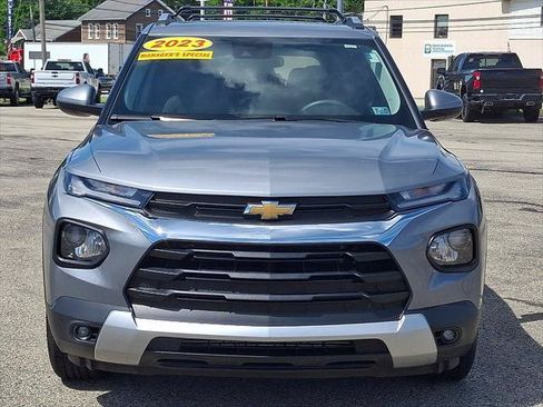Used 2023 Chevrolet TrailBlazer LT FWD image 2