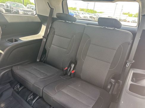 Used 2022 GMC Acadia SLE w/ Driver Convenience Package FWD image 30