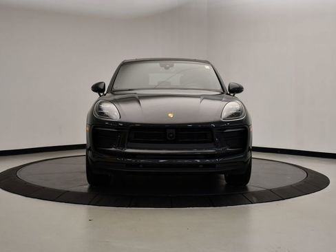 Certified 2025 Porsche Macan Turbo image 10