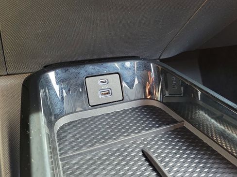 Used 2021 Ford Mustang Mach-E Select image 19