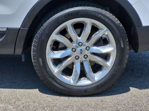 Used 2013 Ford Explorer XLT AWD/4WD image 14