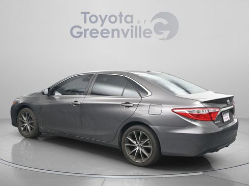 Used 2015 Toyota Camry XSE w/ Moonroof Package image 7