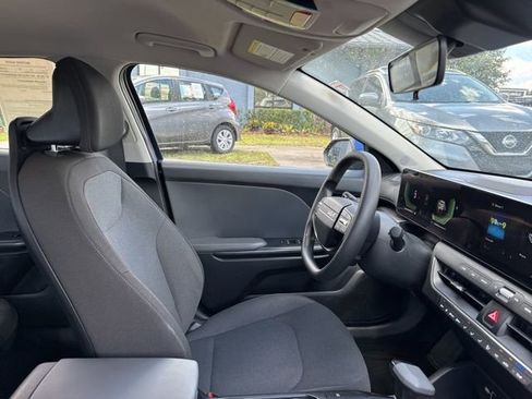 Used 2025 Kia K4 FWD image 11