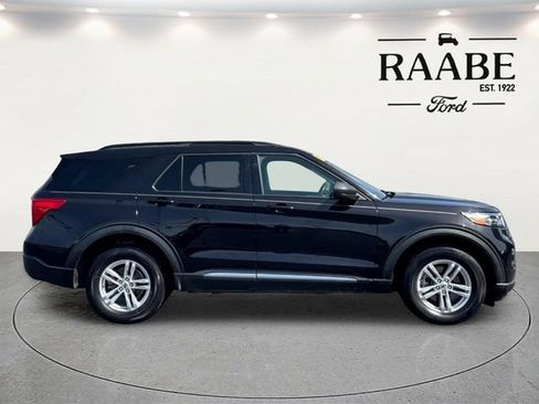 Used 2023 Ford Explorer XLT w/ Equipment Group 202A AWD/4WD image 8