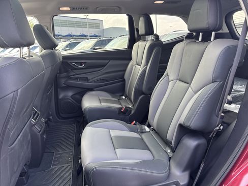 Used 2025 Subaru Ascent Onyx Edition image 27