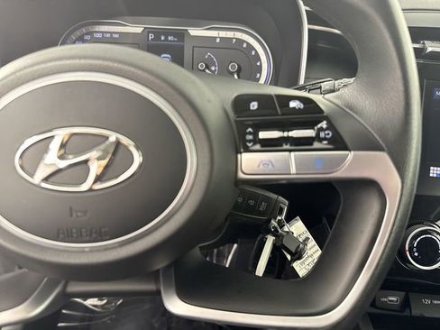 Used 2023 Hyundai Tucson SE image 13